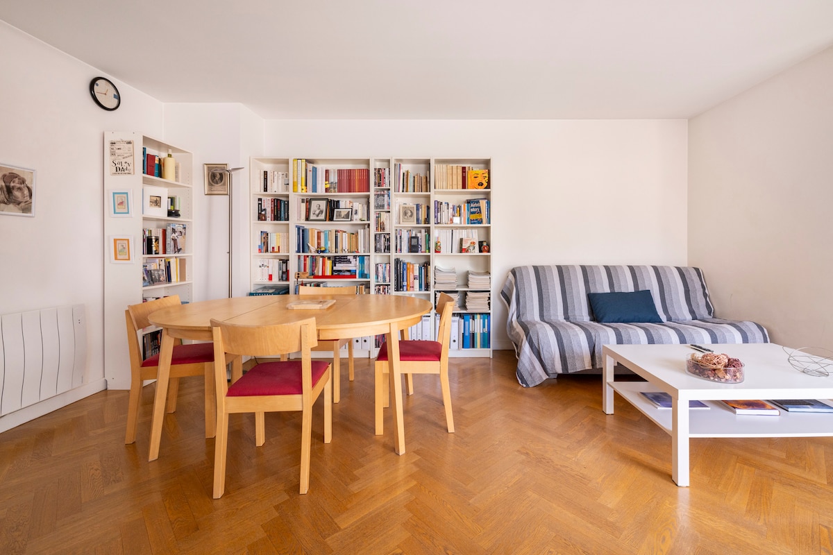 Annuncio Airbnb popolare: Quiet apt with parking near Palace a île De France