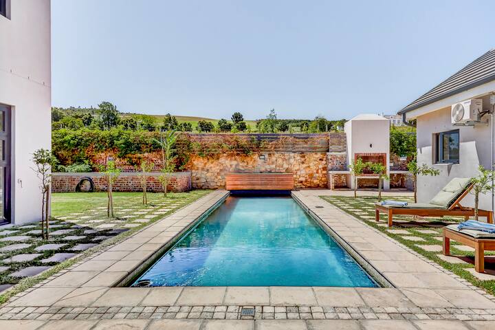 Cape Town Villa Seaview,Mountain,Wine estate,Pool gallery image 5