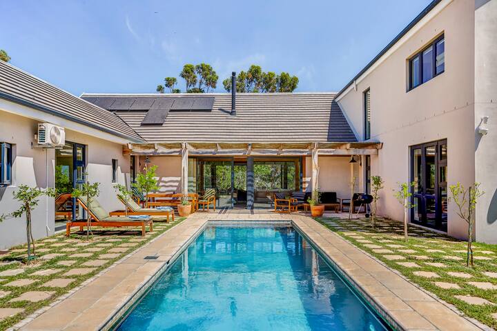 Cape Town Villa Seaview,Mountain,Wine estate,Pool gallery image 3
