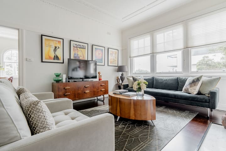 Spacious Art Deco Apartment Steps from the Beach