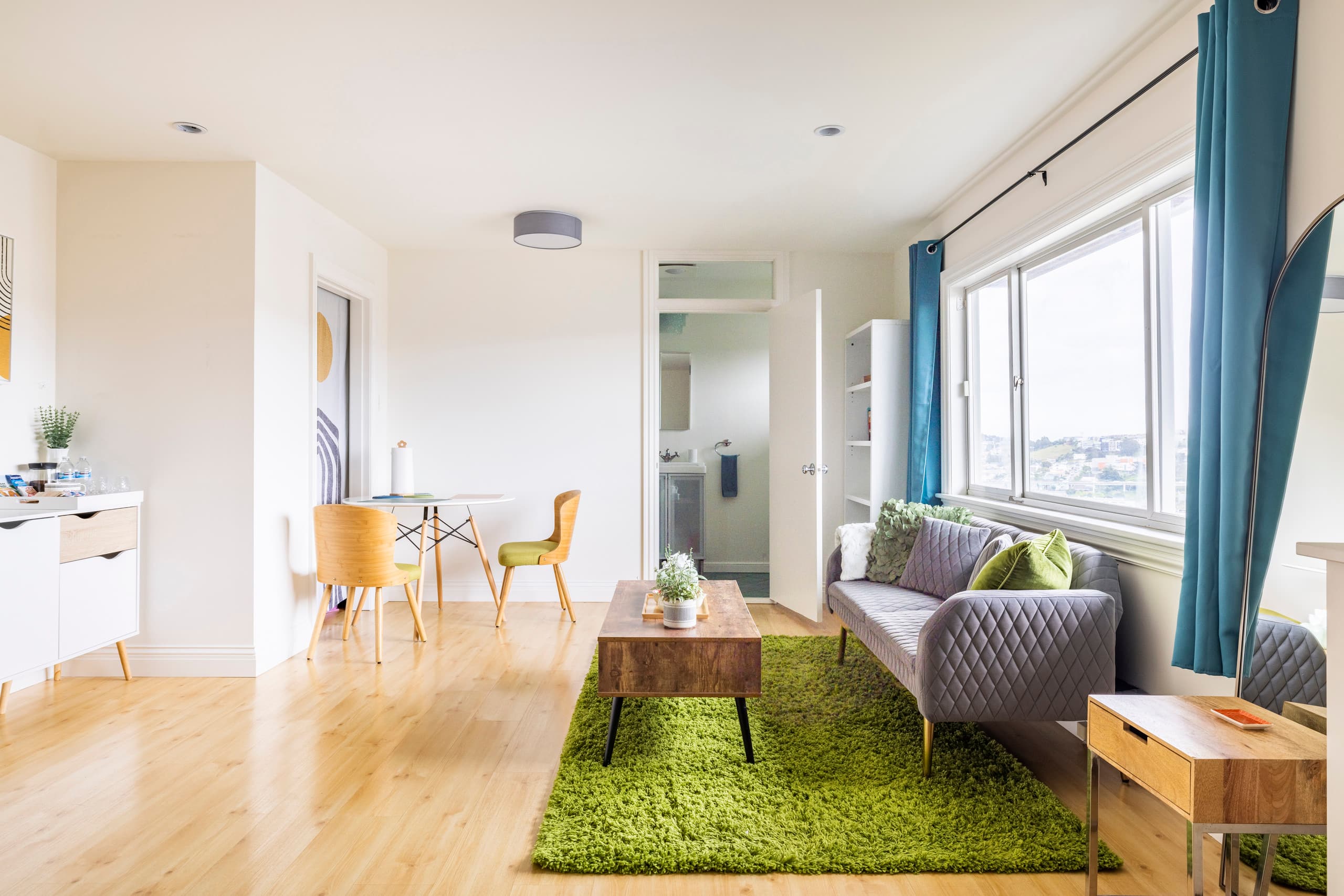 Hilltop studio w/t panoramic view, garden, parking - Image 2
