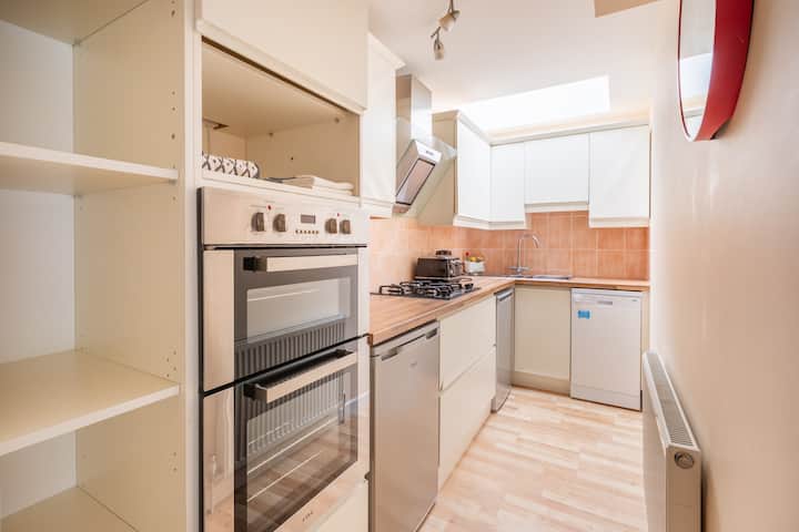 Self Contained Annexe With Own Entrance - East Sussex
