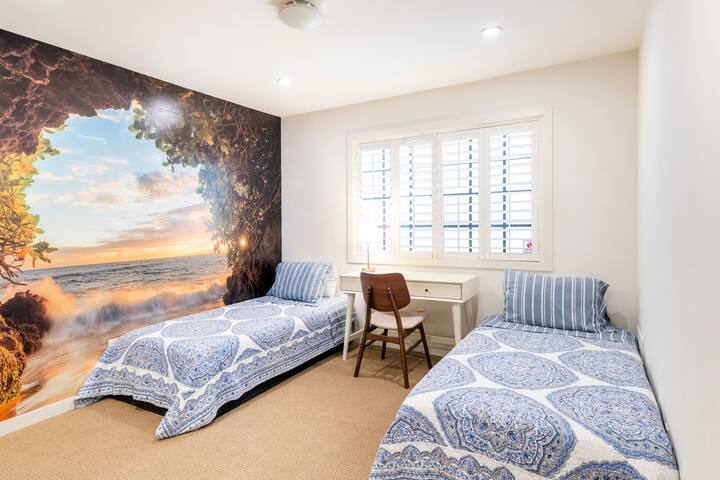 4B/4B Home: Ocean View, Sleeps 10, BBQ Grill gallery image 5