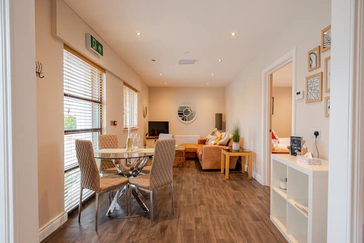 Cowan Cottage - Ballymena