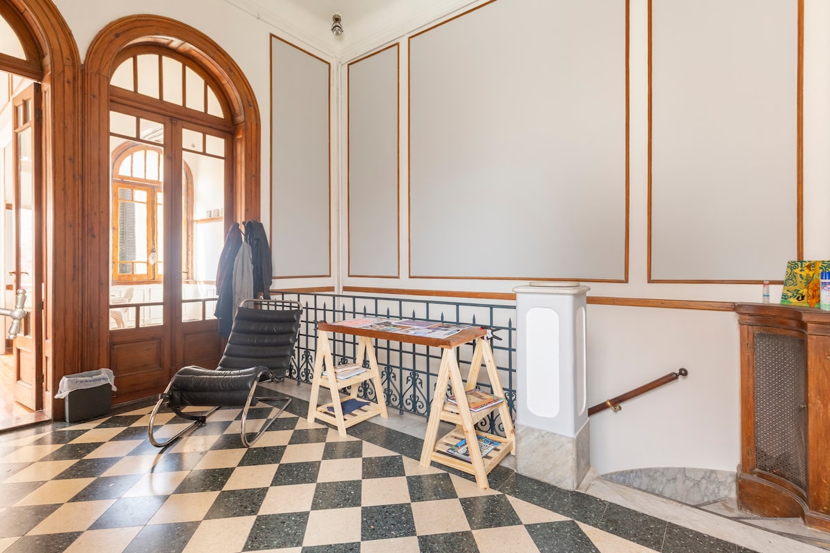 Quarto compartilhado para 4 pessoas em San Telmo