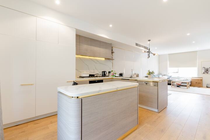 3 storey modern townhouse whole property gallery image 4