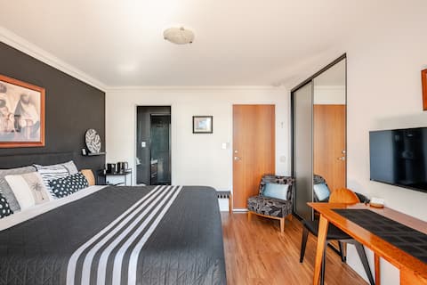 Popular Airbnb listing: Luxury Accommodation in Scarborough in Scarborough