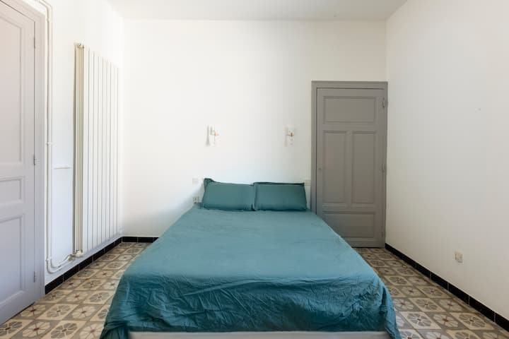 غرفة نوم 4 (1 سرير مزدوج)