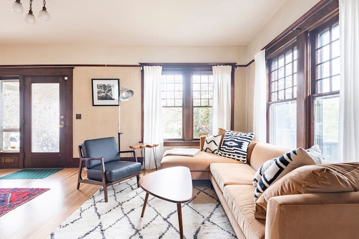 Classic Portland Craftsman with AC near Beaumont gallery image 2