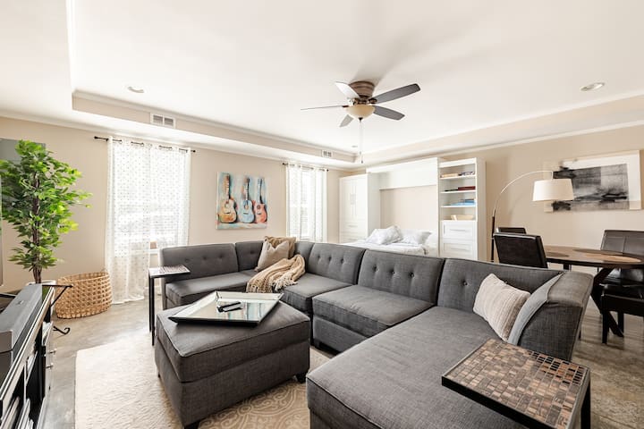 Modern comfort in 12 South. Walk to Belmont U