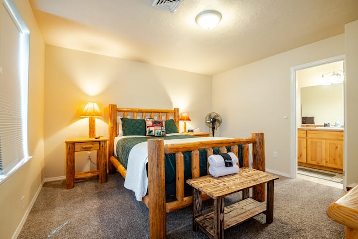 Visit Rip’s Cabin in the Heart of Prineville