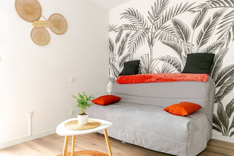Popular Airbnb listing: Studio 5 min walk to the sea at Brice's. in Saint Nazaire