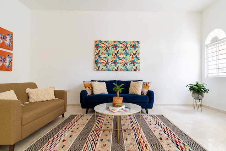 Hidden Gem Near Getsemani And Downtown-yellow - Cartagena