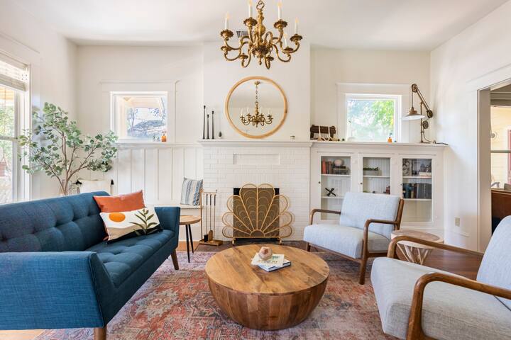 Austin Victorian | All King Beds | BBQ & Firepit