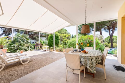 Haus in Lacona, mitten 5000 m2 grossem Garten