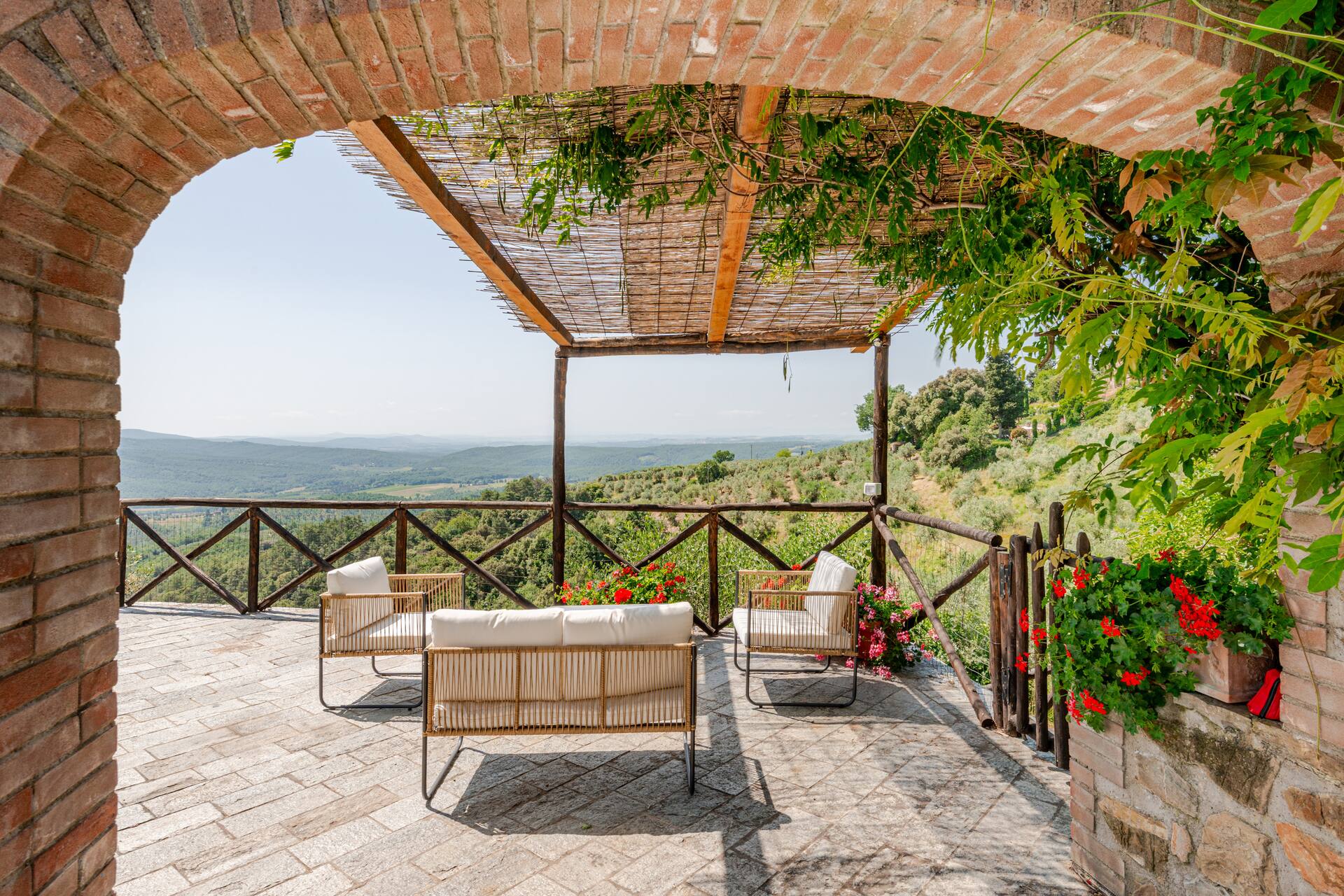 [Little Escape] 4 Beds + Private Panoramic Pool — photo 3