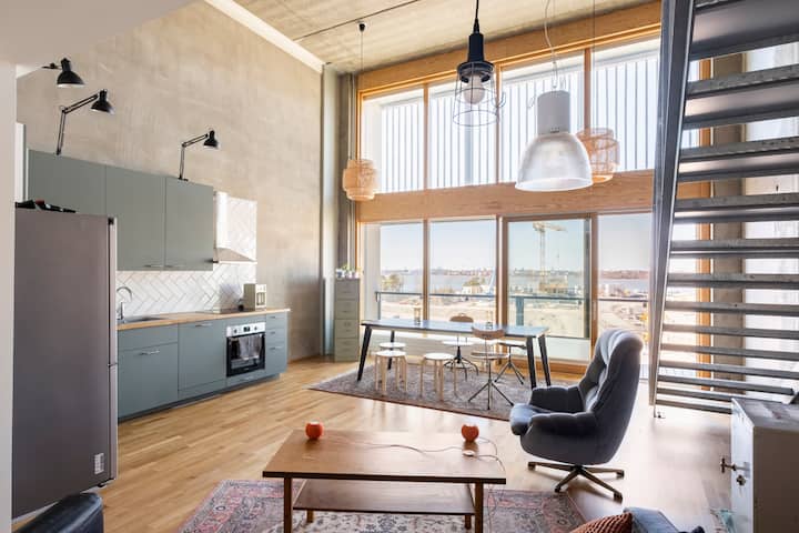 Unique Loft with sea view + parking and download