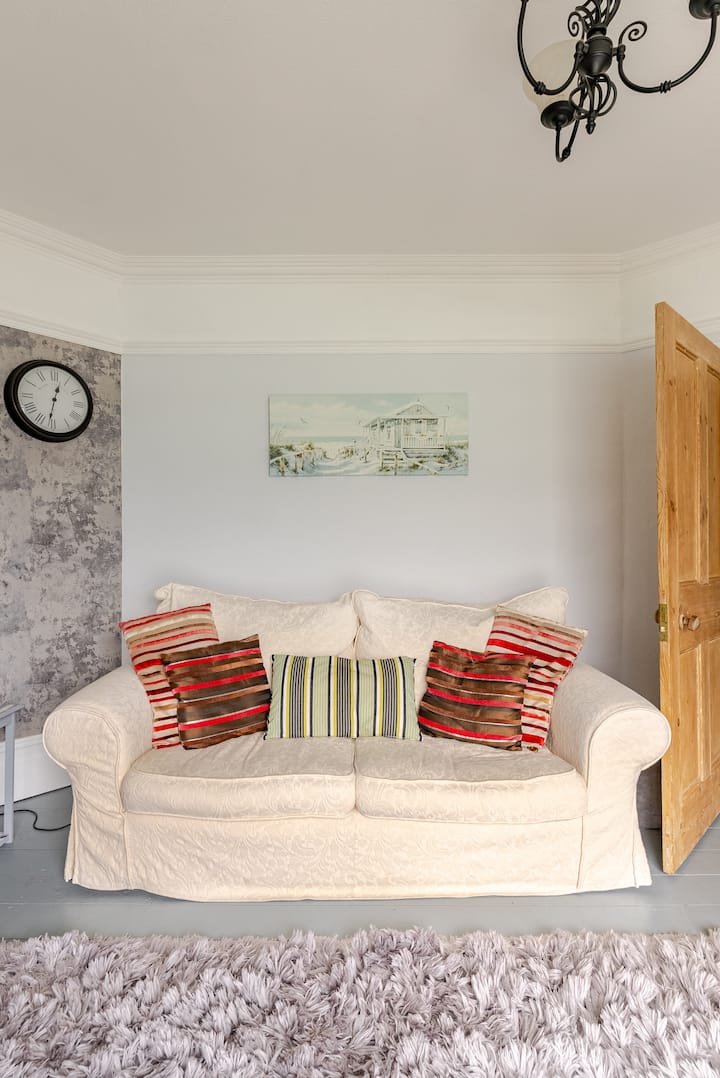 Private Appartment On Pembs Coastal Path Over Bay. - Gales