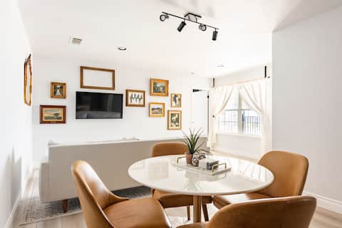 Successful Airbnb property: Hilltop Pool House W/great Views in Lago Vista