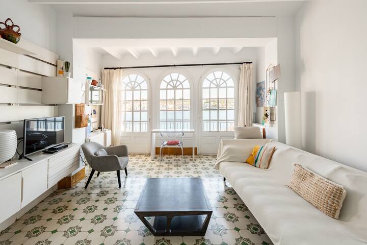 Heidi – Seafront Central Cadaqués by the Beach gallery image 2