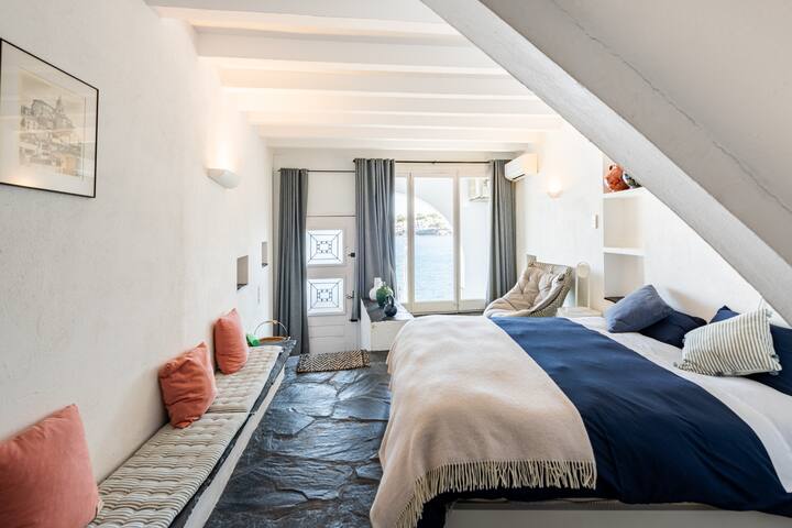 Heidi – Seafront Central Cadaqués by the Beach gallery image 4