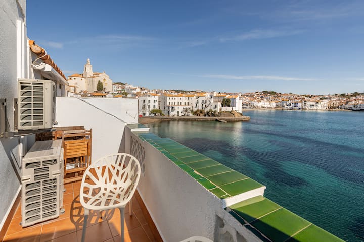 Heidi – Seafront Central Cadaqués by the Beach