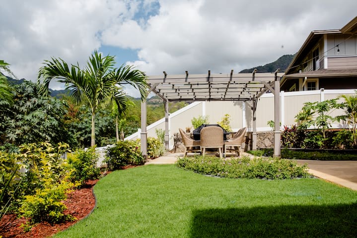 Paradise Mountain – Minutes to Beach!