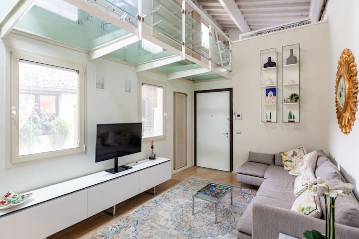 Elegant apartment in Pitti area