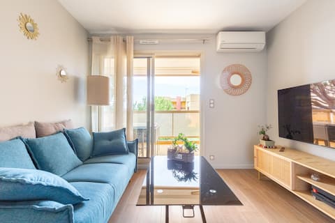 Successful Airbnb property: 2-room apartment, large sunny terrace, Cros-de-Cagnes in Cagnes Sur Mer