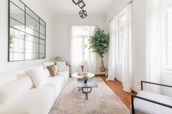 Architect’s Acropolis Townhouse Oasis gallery image 2