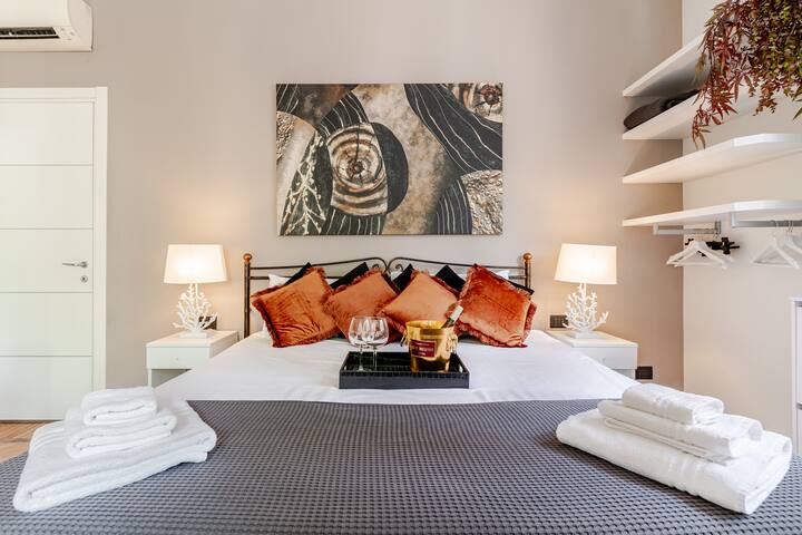 Grande trilocale, 2 bagni, balconi, Lusso, Milano gallery image 2