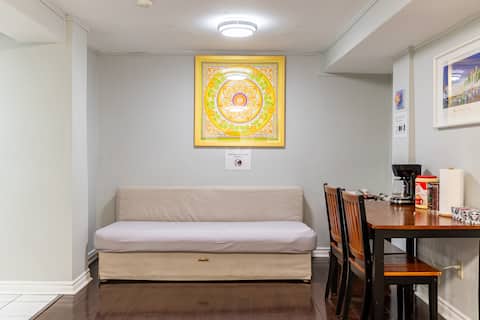 Top performing Airbnb: New 2BR basement, 2 living areas, private entry in Markham