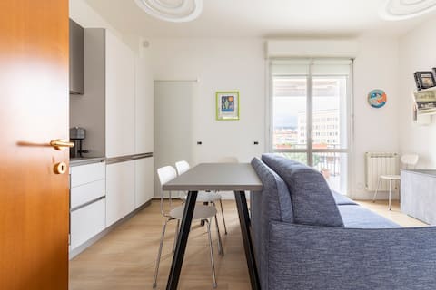Top Airbnb: INT7 Two-room apartment with bathroom (011015-LT-2345) in La Spezia