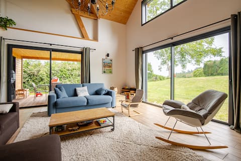 Peaceful house on the hillsides (Les Clarines)