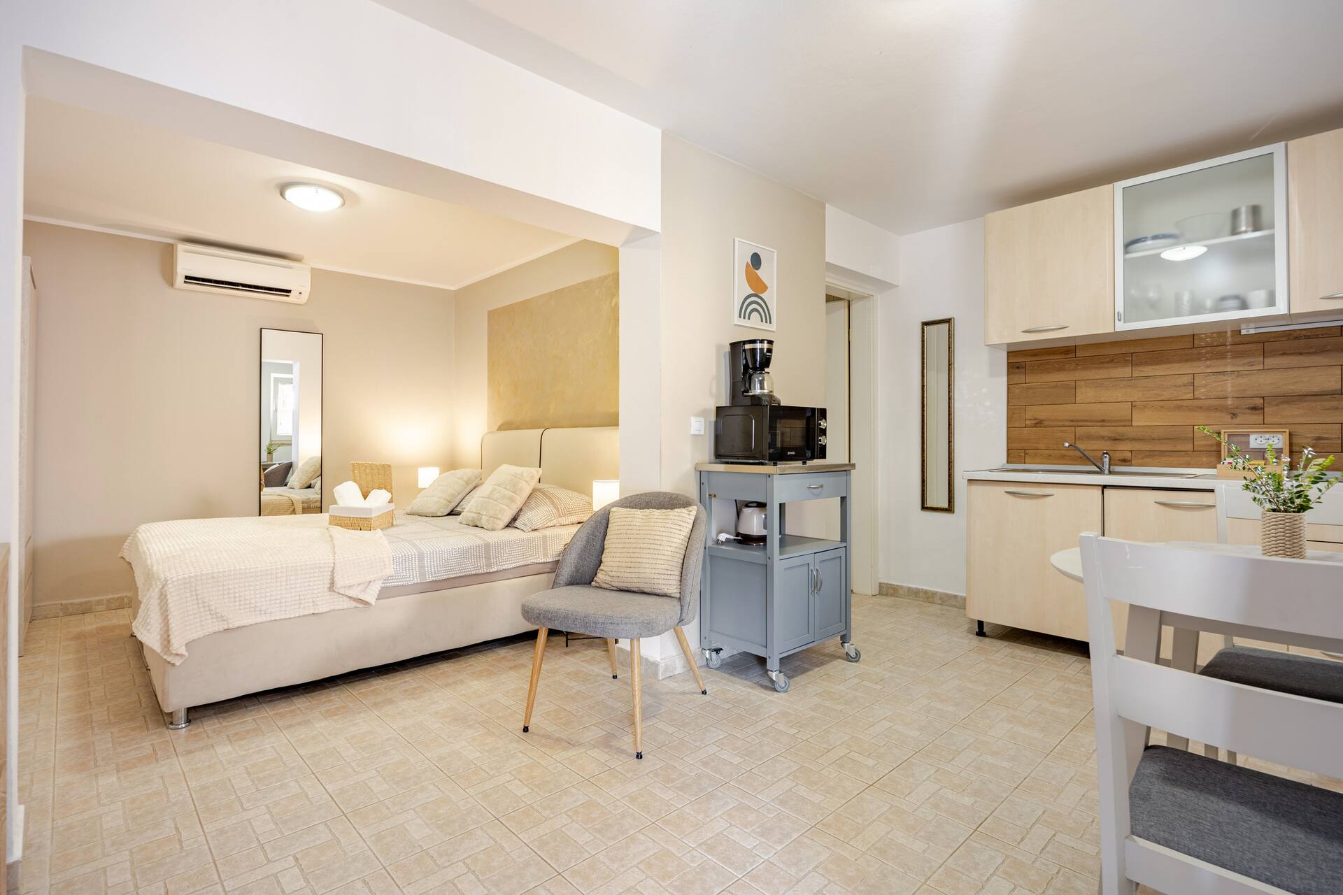 Ksena Studio Apartment | Private Terrace