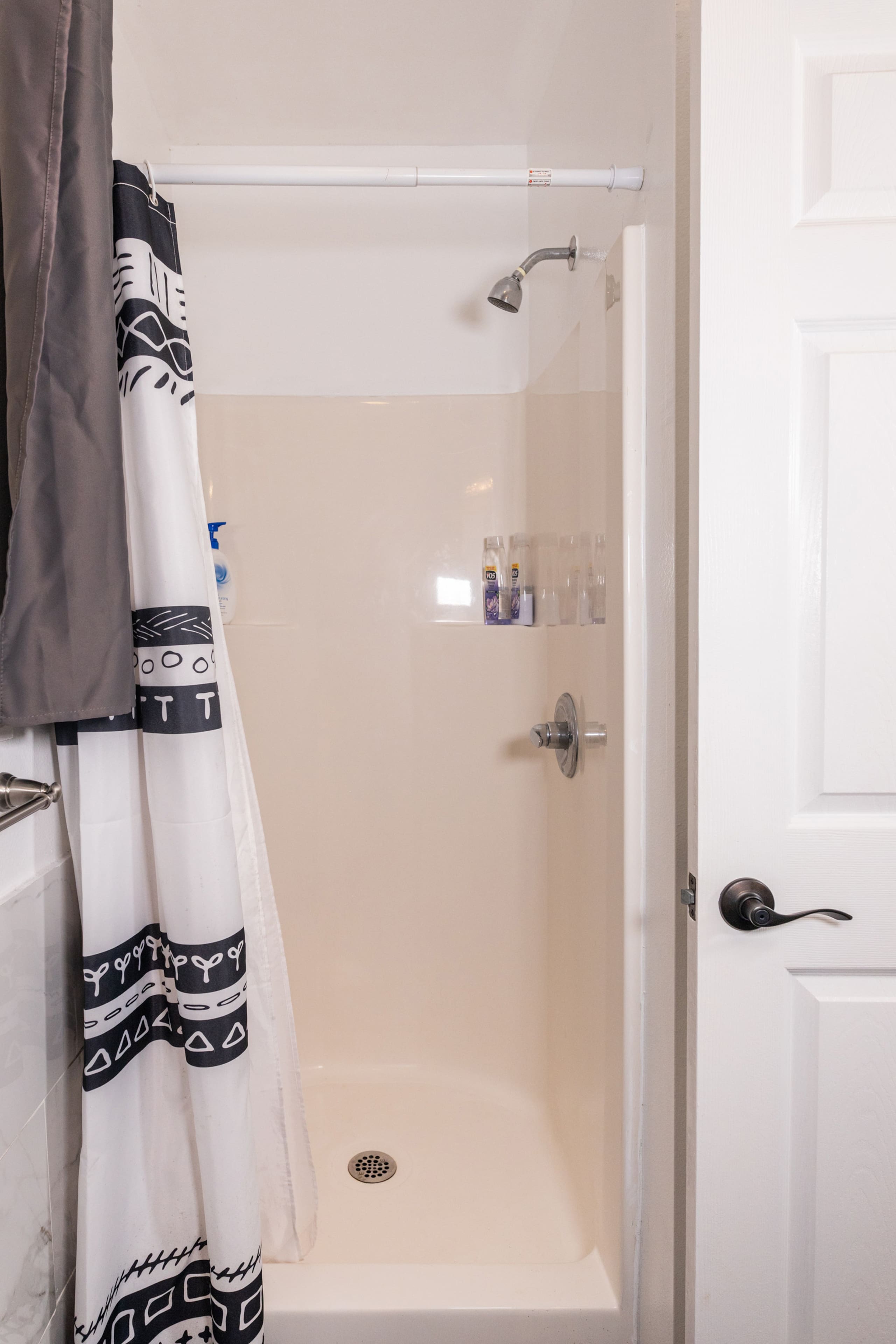 Home in Volcano · ★4.8 · 3 bedrooms · 3 beds · 2 private baths - Image 15