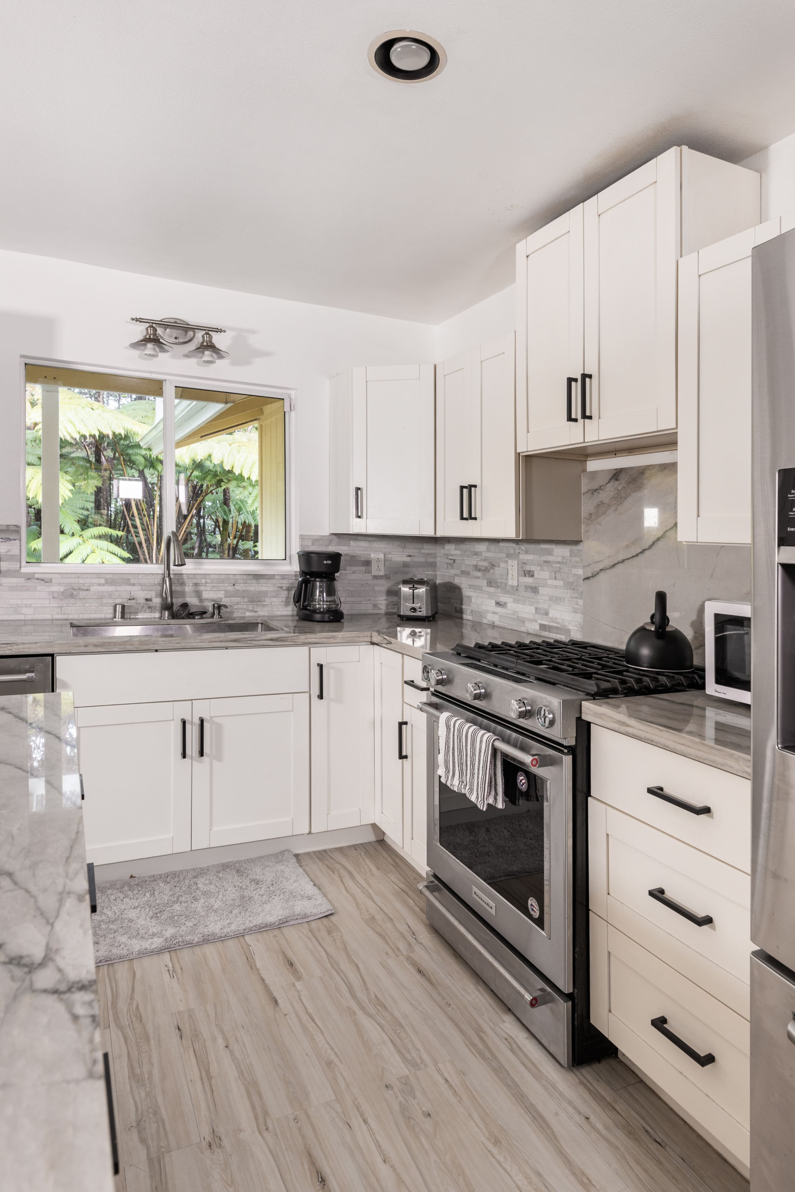 Home in Volcano · ★4.8 · 3 bedrooms · 3 beds · 2 private baths - Image 43