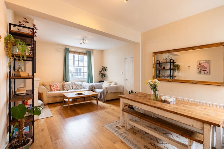 Three-storey, Marylebone townhouse, Central London