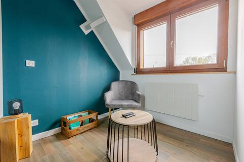 Popular Airbnb listing: industrial-style decor rental in Camiers