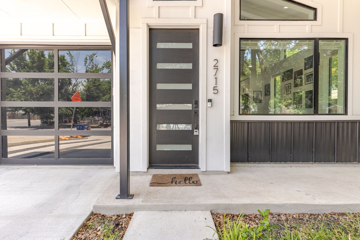 2BR Home in East Austin • Walk to Bars & Caffes