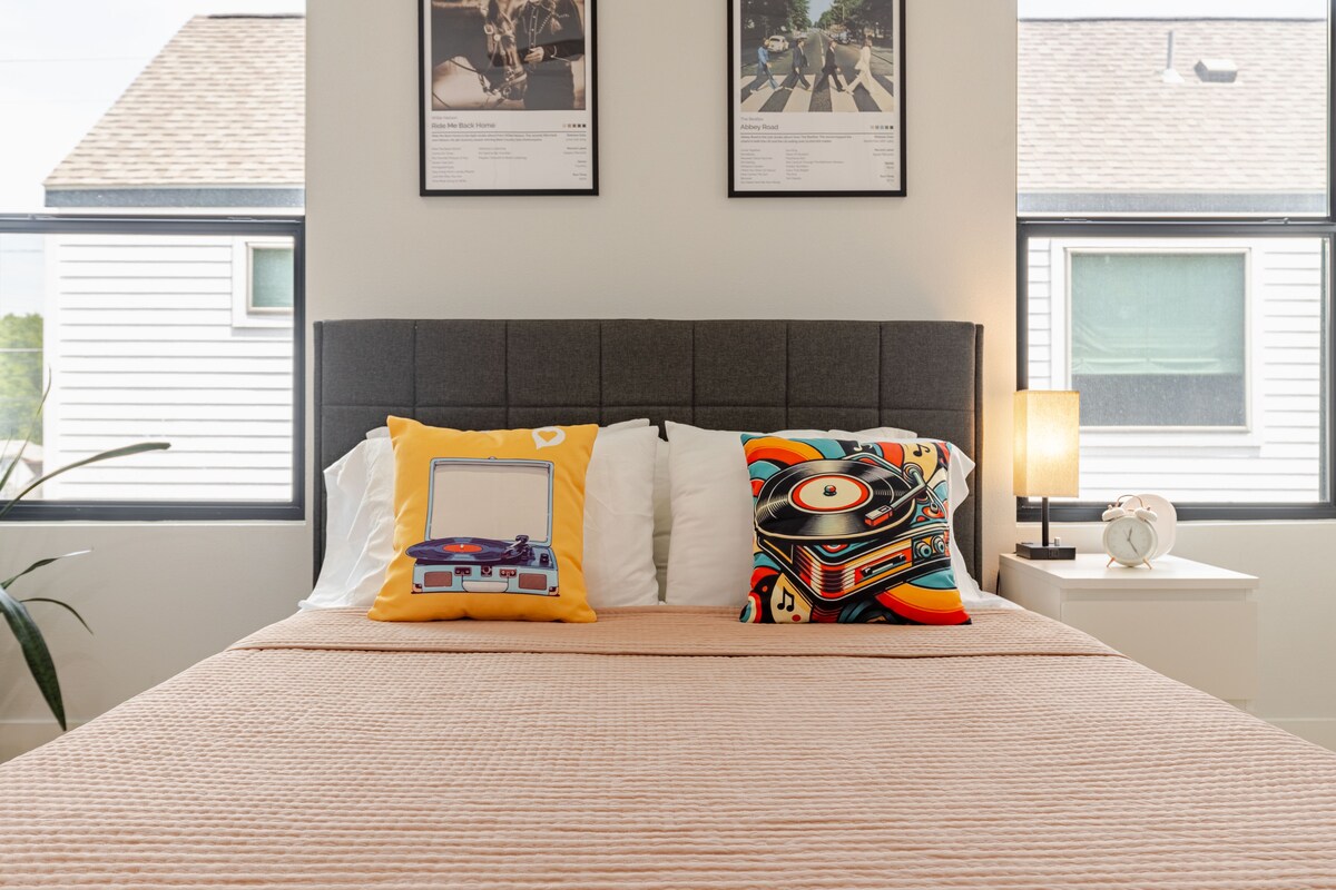 2BR Home in East Austin • Walk to Bars & Caffes