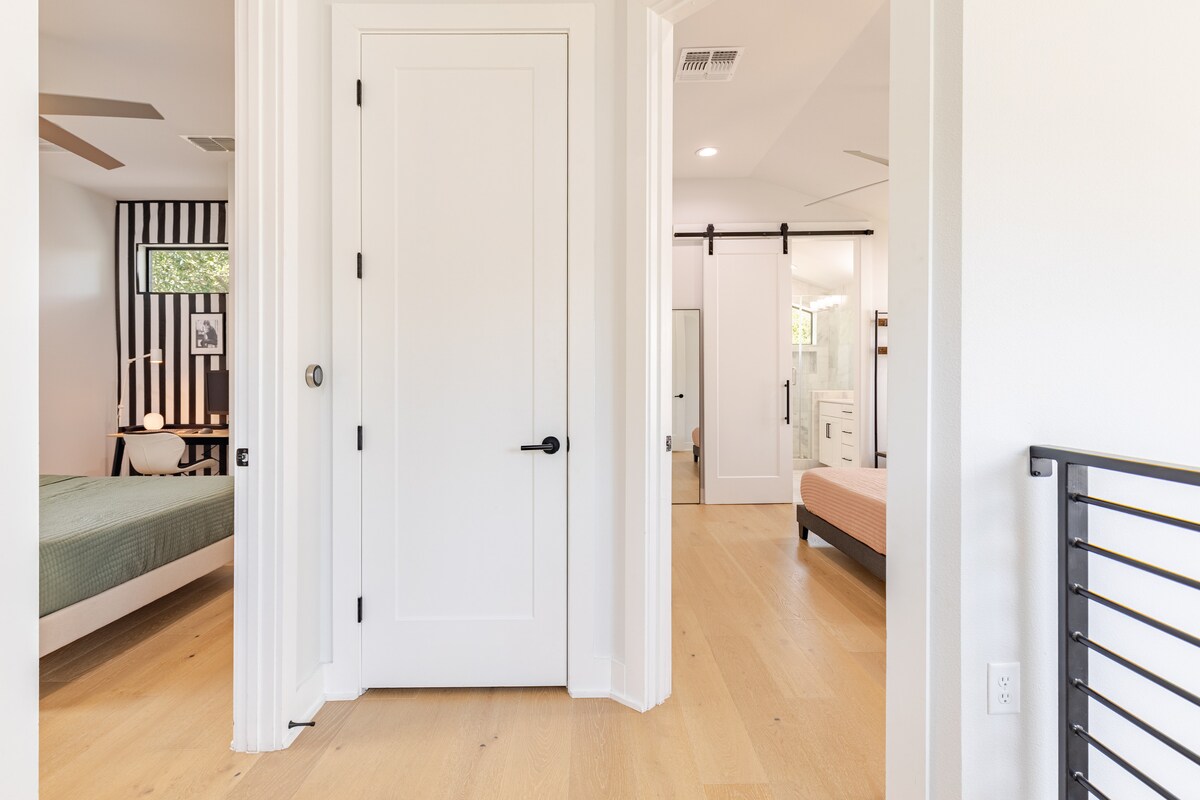 2BR Home in East Austin • Walk to Bars & Caffes