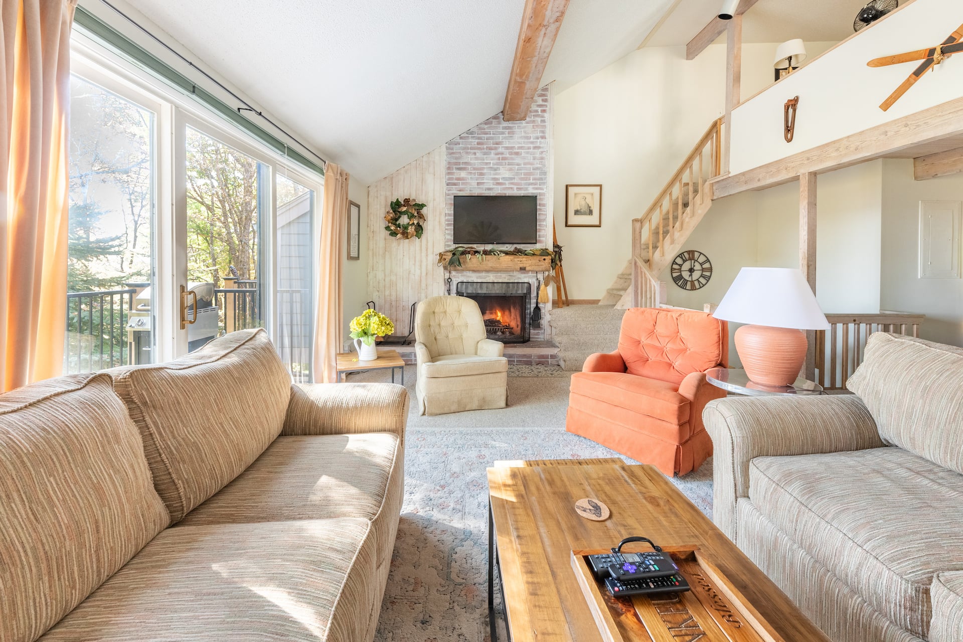Specials Ski-in Ski-Out Cozy Mountainside Condo