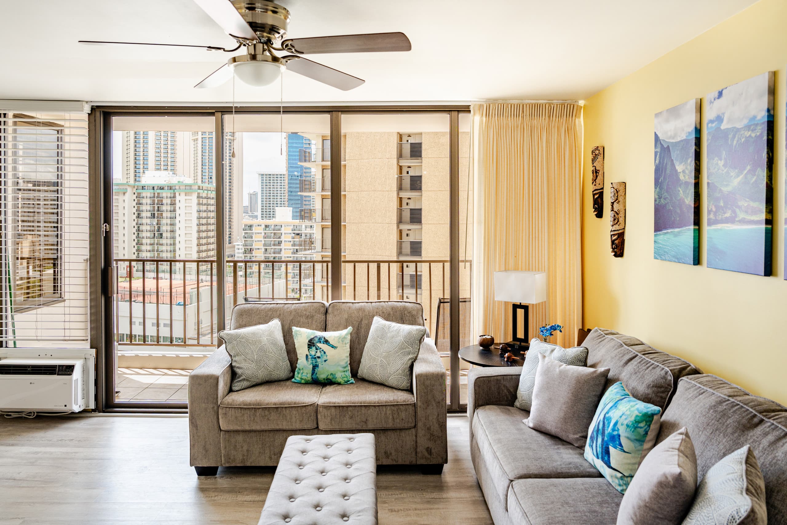 Condo in Honolulu · ★4.9 · 1 bedroom · 3 beds · 1 private bath - Image 4