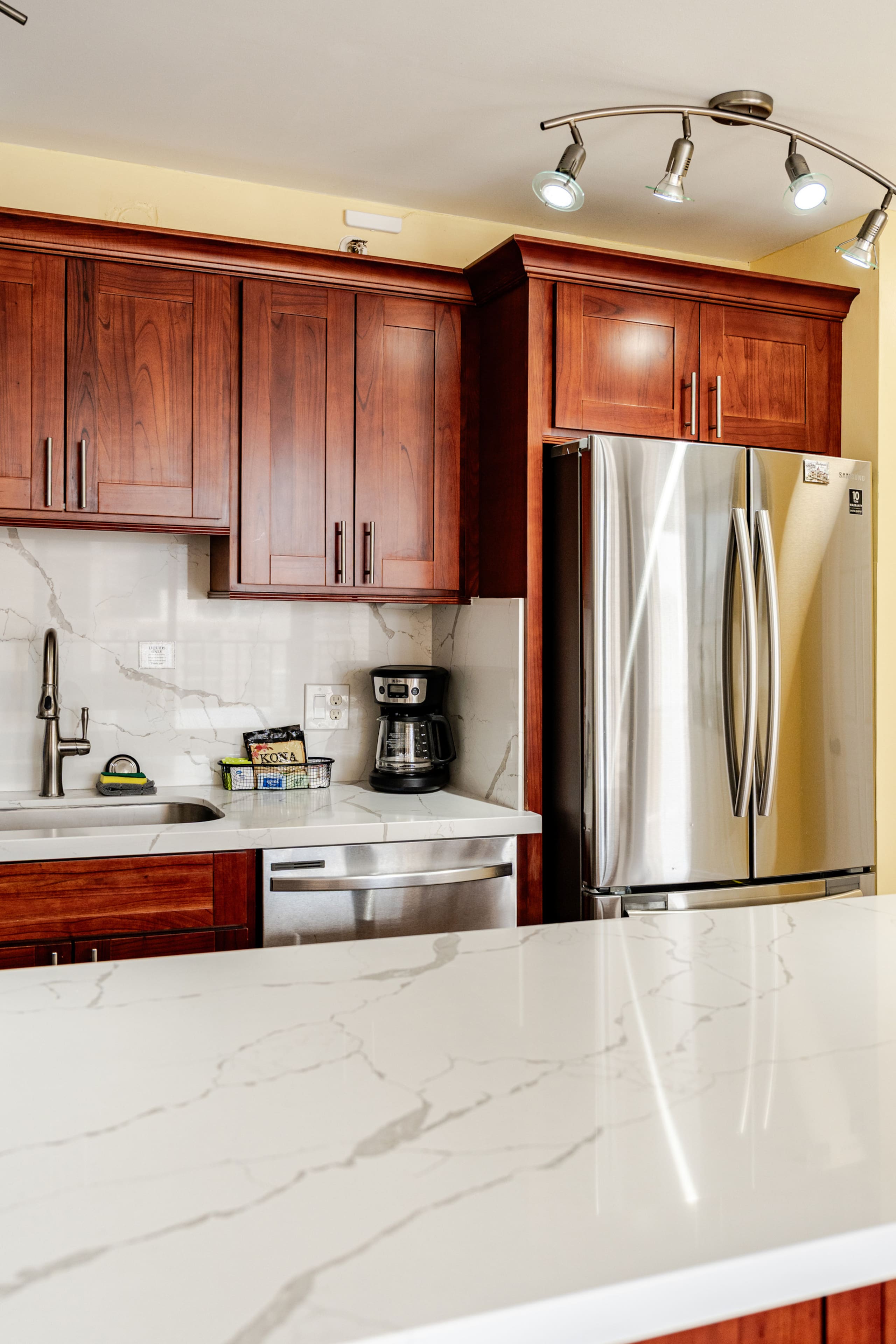 Condo in Honolulu · ★4.9 · 1 bedroom · 3 beds · 1 private bath - Image 10