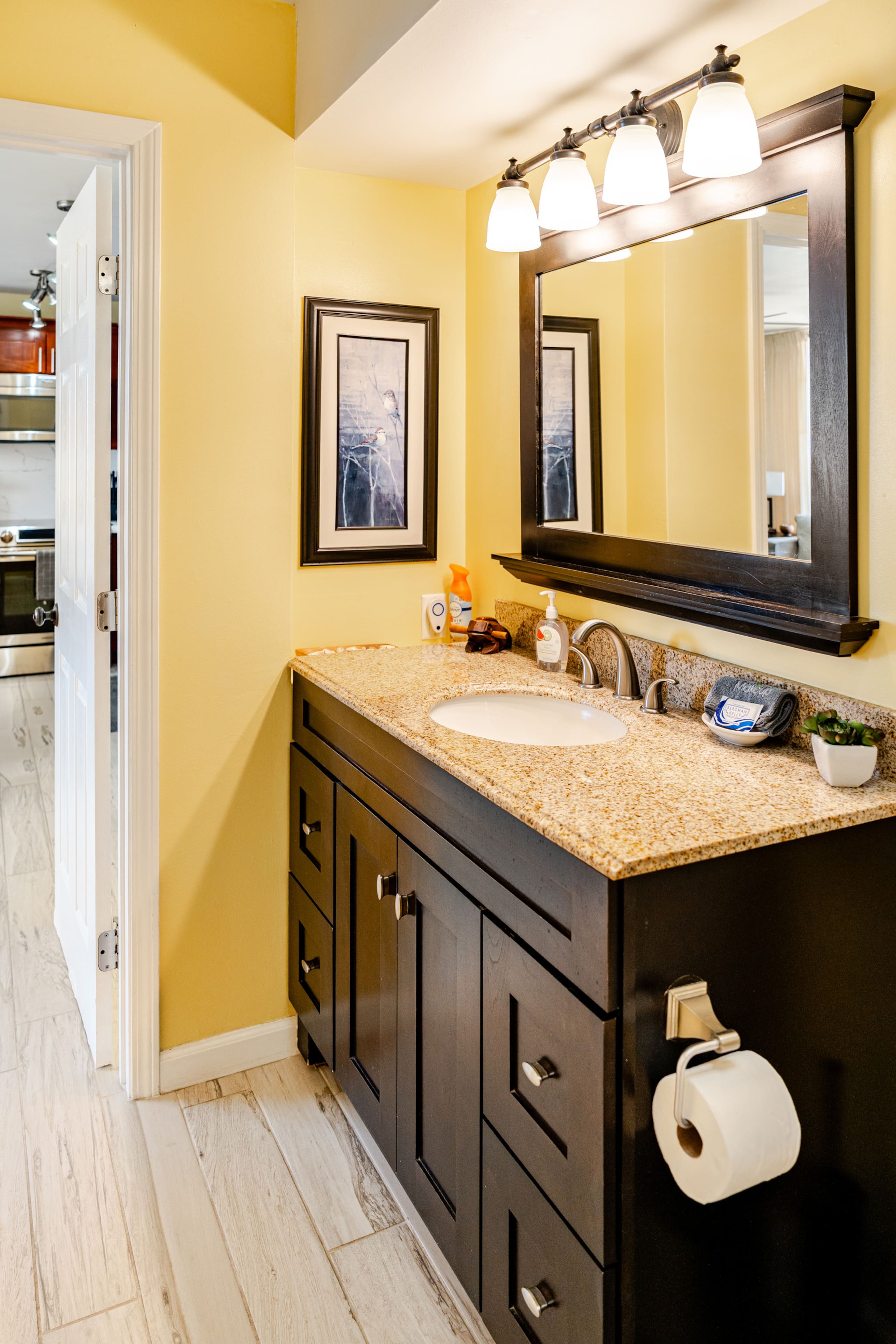 Condo in Honolulu · ★4.9 · 1 bedroom · 3 beds · 1 private bath - Image 24