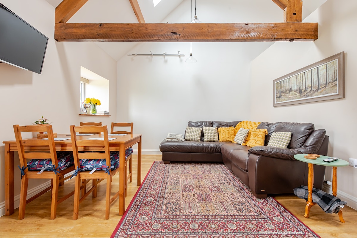 Popular Airbnb listing: Deer Cottage secluded family/pet friendly retreat in North Somerset