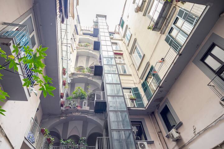 Dimora Scura centro storico Napoli gallery image 4