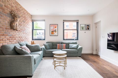 Top performing Airbnb: Luxury Dublin City Townhouse, in Trendy Portobello in South East Inner City