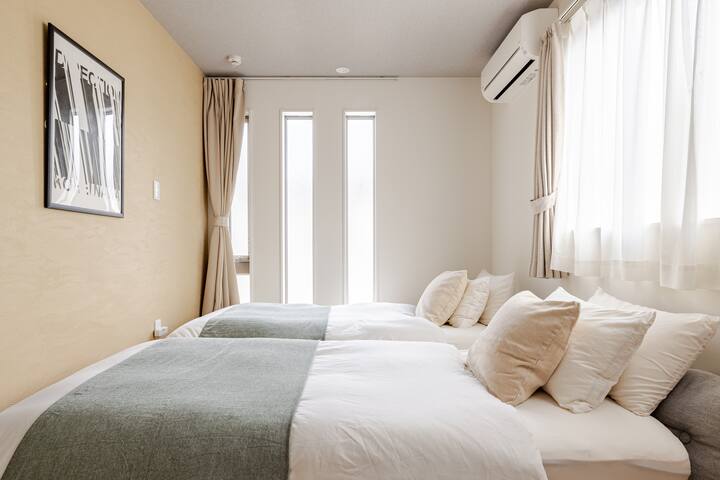 Shibuya 1 Stop! Comfy Apt 2BD /2BA. Up to 6 PPL. gallery image 4